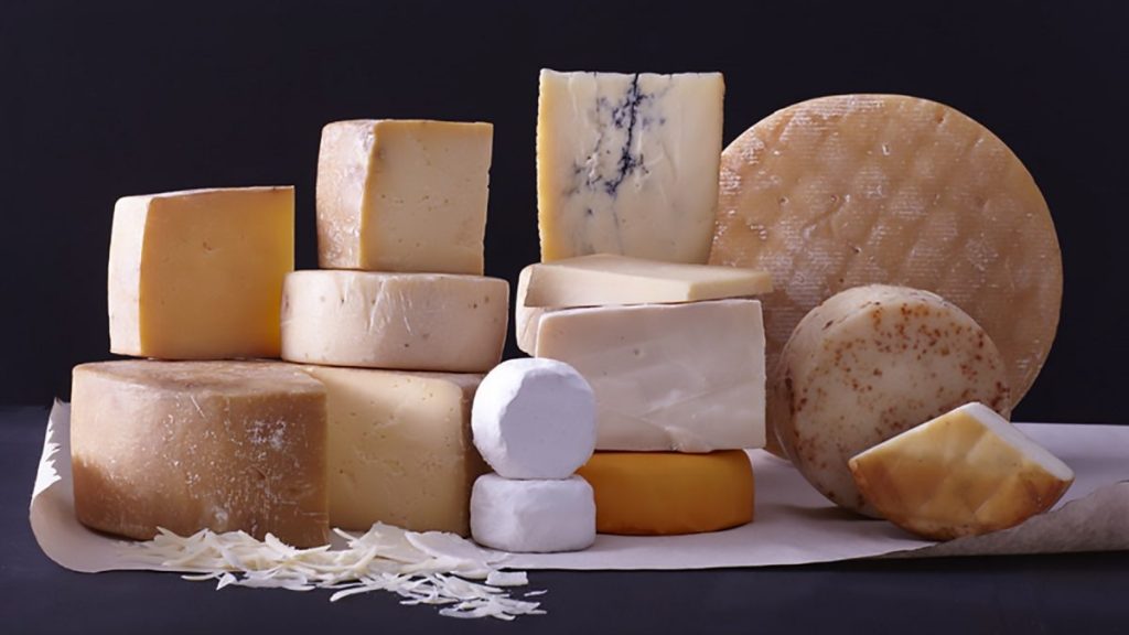 El mundo de los quesos, el proceso de elaboración y la proyección de un